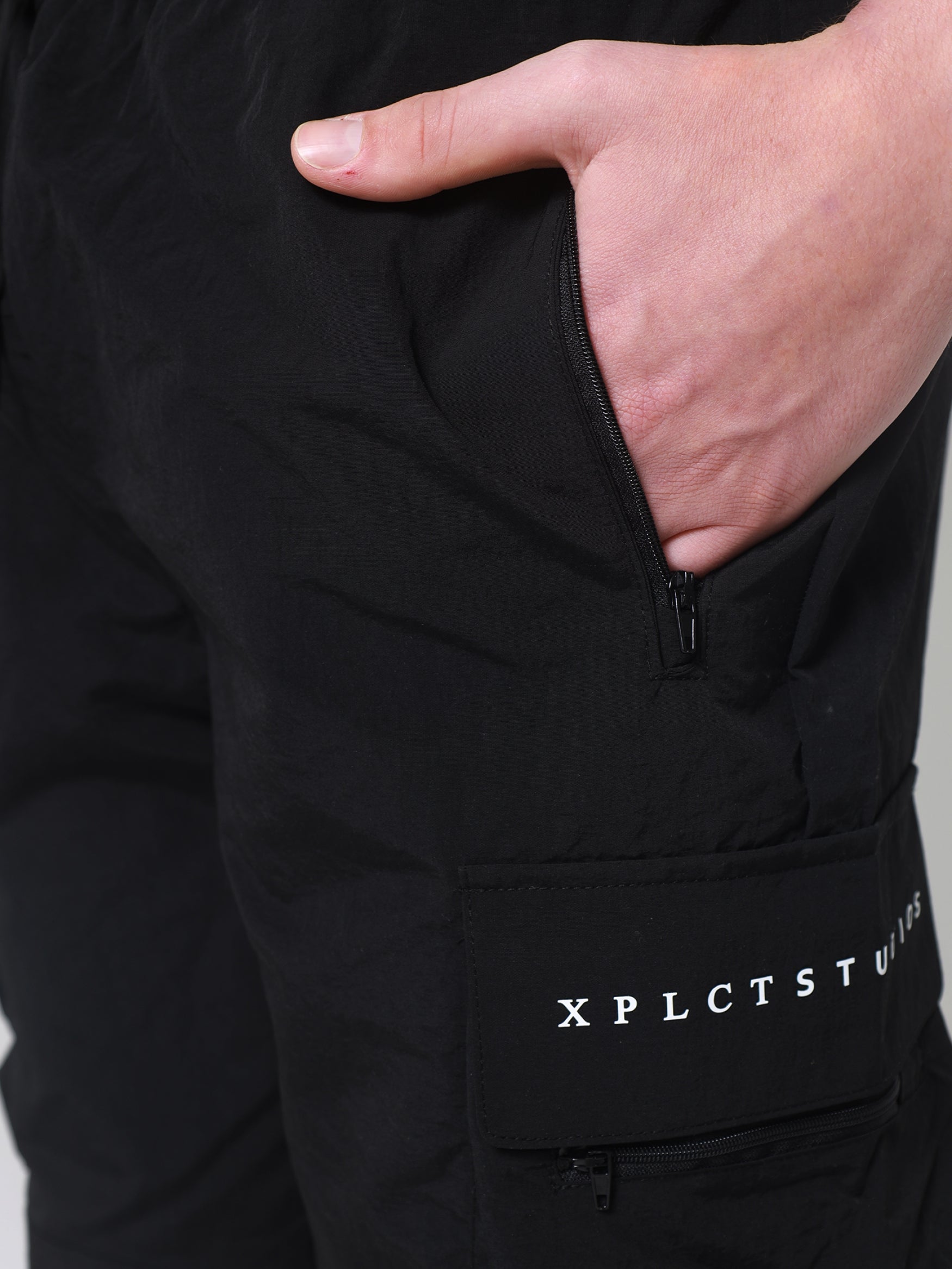 Complex cargo | Black