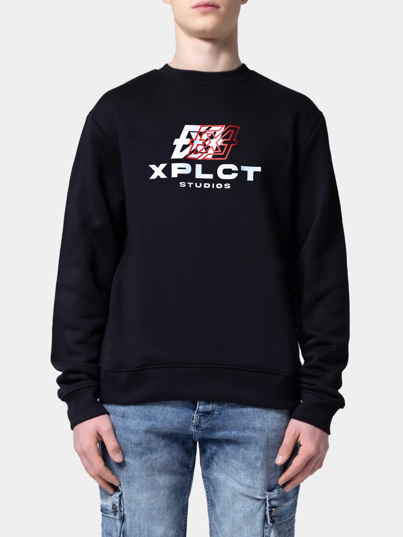 Outline_Crewneck_34522dc5-7a3f-4317-a35a-c267d64f9e7f.jpg