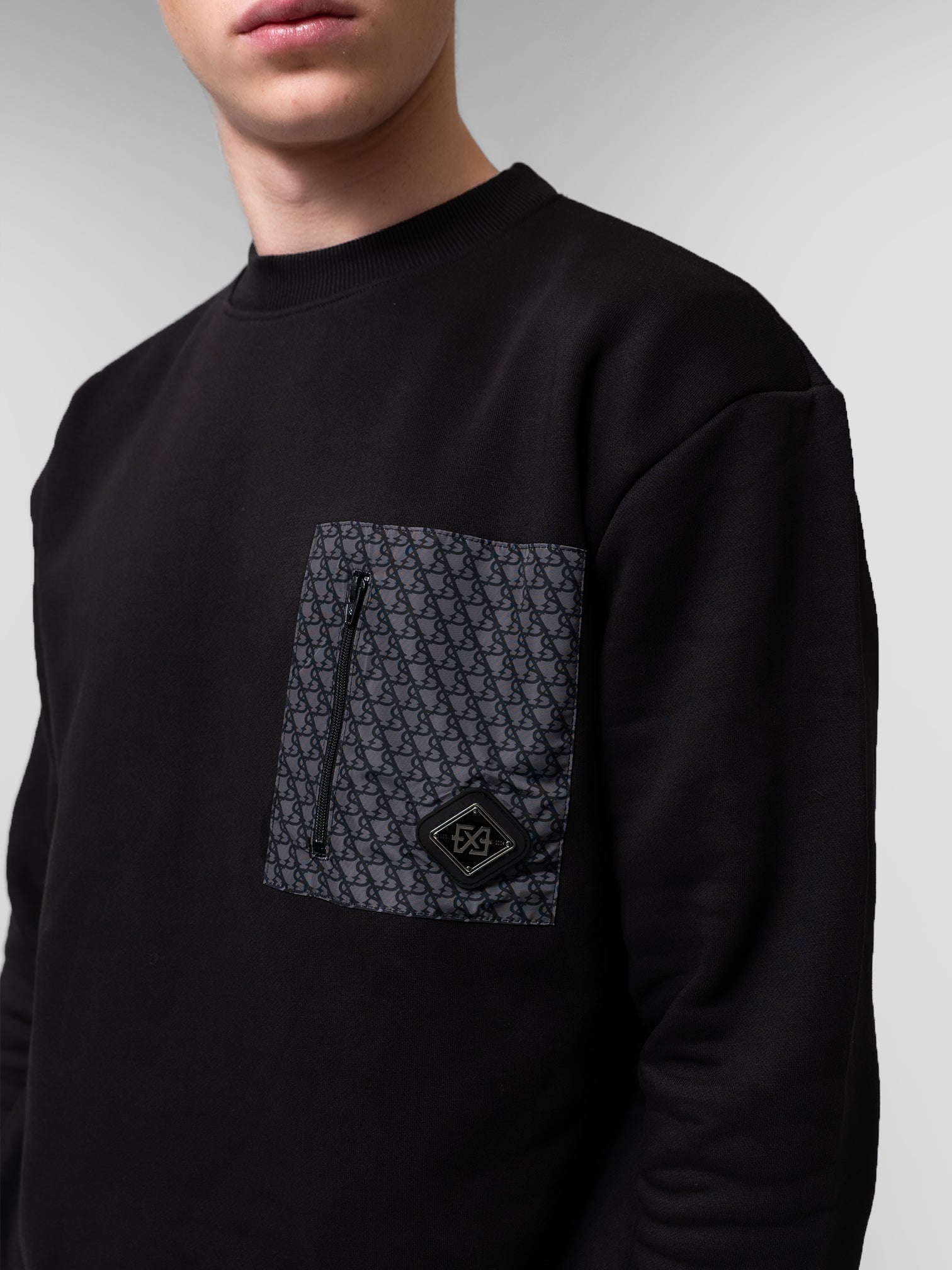 Shade Crewneck | Black – XPLCT STUDIOS
