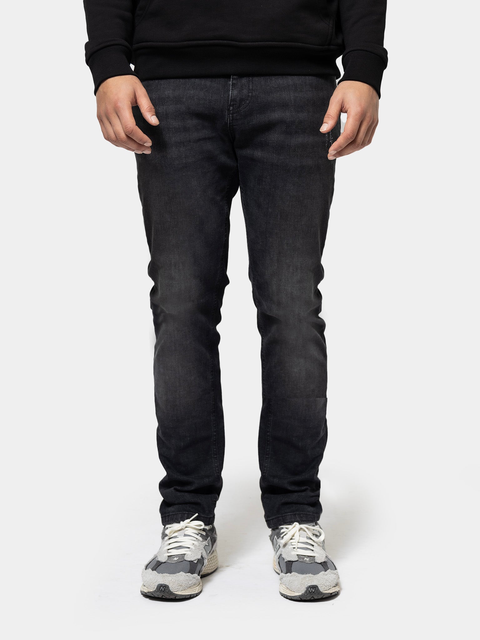 StudioJeans-black1.jpg